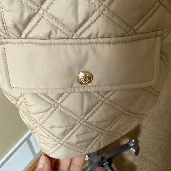 NWT J. Crew size medium light khaki quilted barn vest - Picture 5 of 8